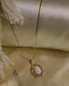 Regal Pearl Vintage Pendant Necklace