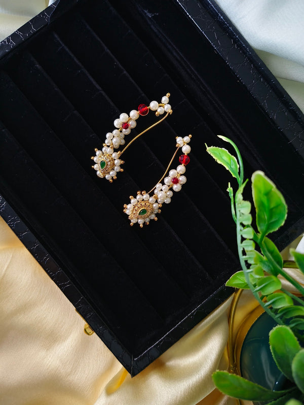 Pearl Daisy Ear Cuff