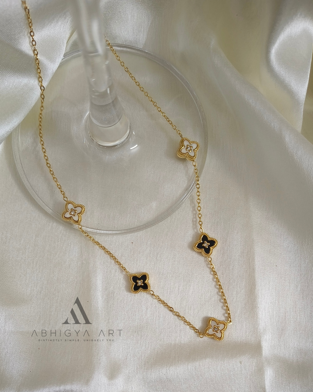 Clover Station Layered Chain