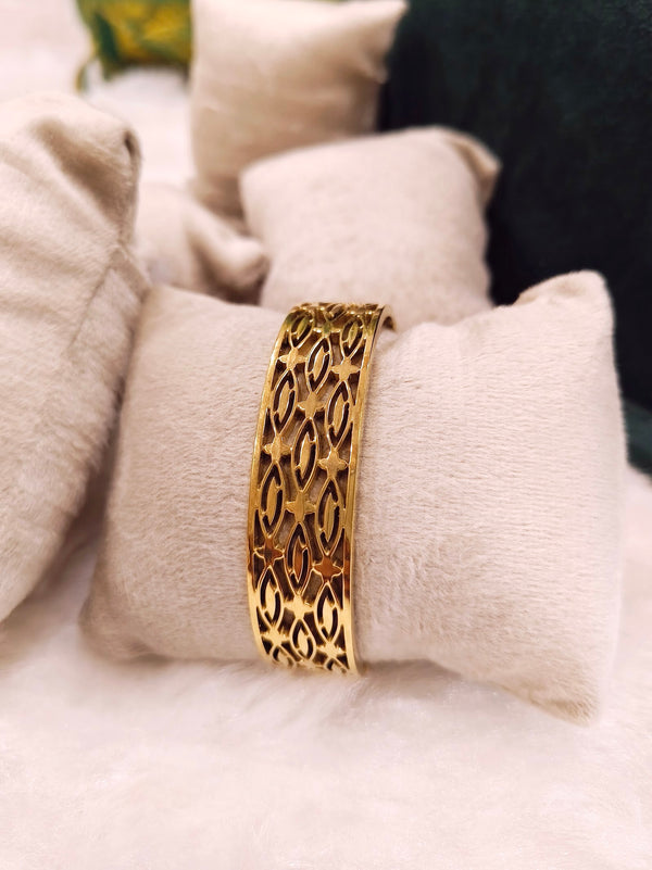 Openwork Oval Gold Kada