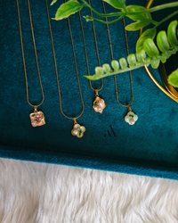 Pressed Flower Clover Pendant - Abhigya Art