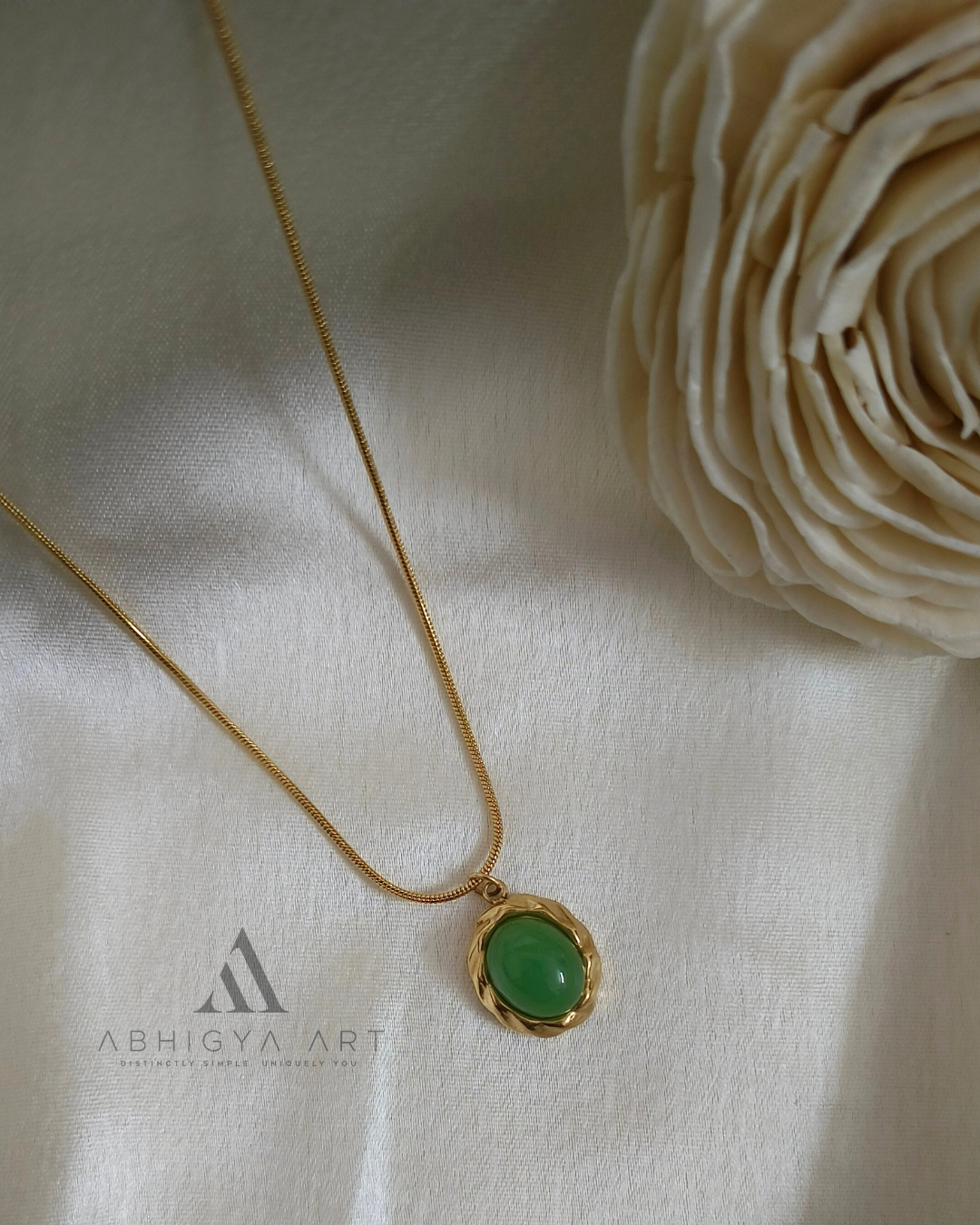 Round Gemstone Pendant (Green & Black)