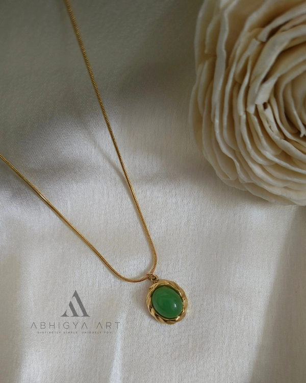 Round Gemstone Pendant (Green & Black)