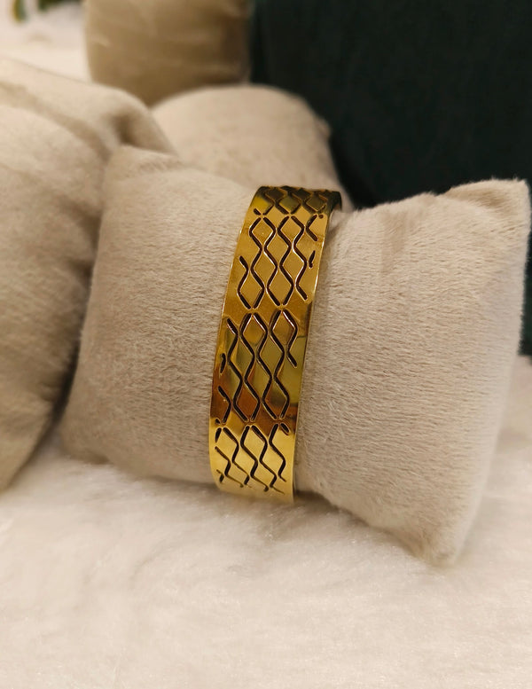 Diamond Lattice Gold Kada