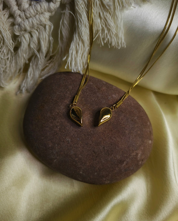 One Heart, Two Souls – A Necklace That Connects Forever